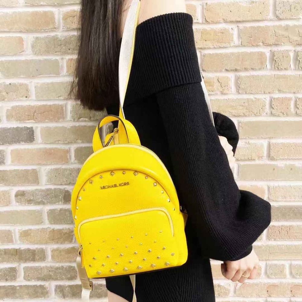 Bundle Michael Kors Convertible Backpack + wallet - Picture 6 of 16